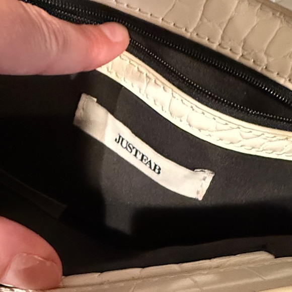 JustFab White Crocodile-Embossed Shoulder Bag - Picture 4 of 5